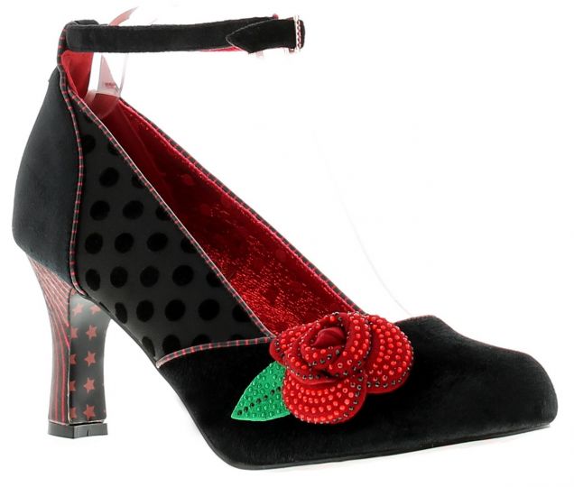 Wynsors court shoes store