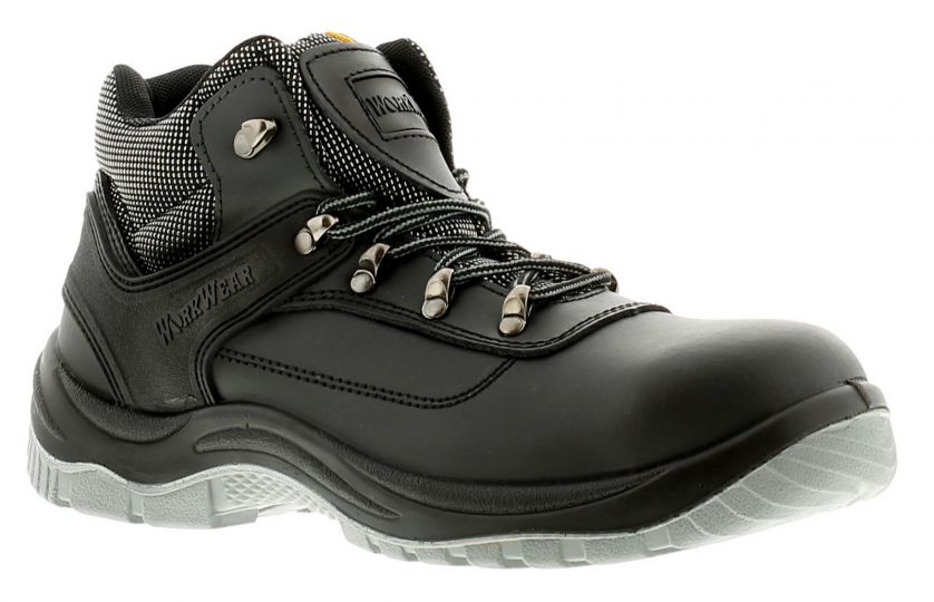 Wynsors safety clearance trainers